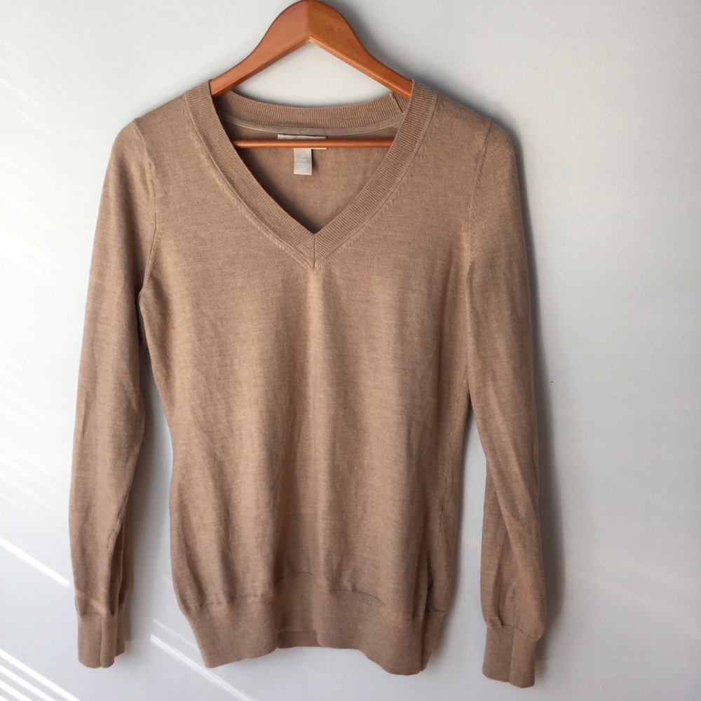 Banana Republic Tan V-neck Sweater Medium merino